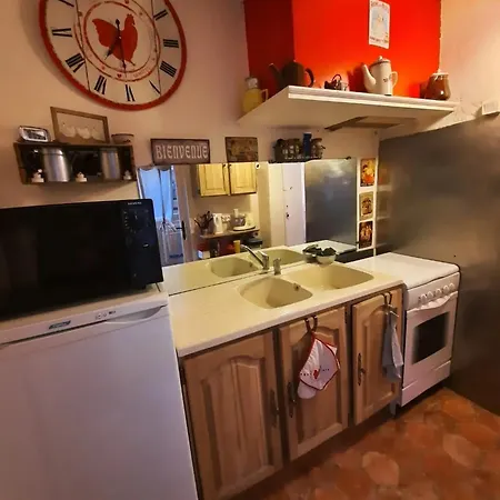 Maison Spacieuse Avec Jardin à Bel-air-val-d'ance Hébergement de vacances Chambon-le-Chateau